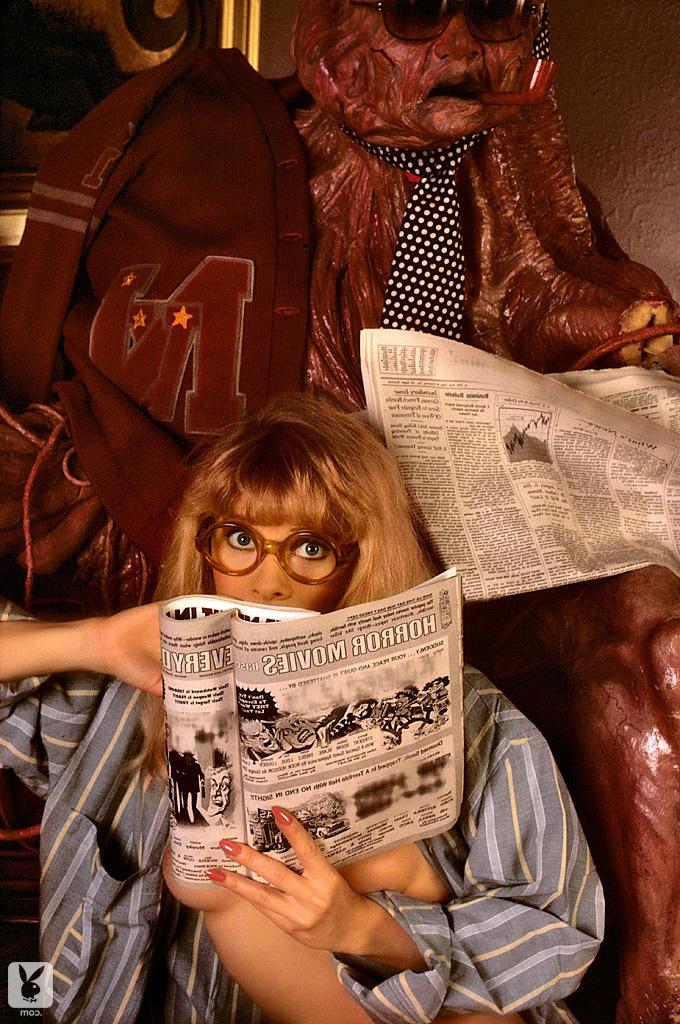 11P Hot model Barbara Crampton baring hairy bush in vintage porn scenarios