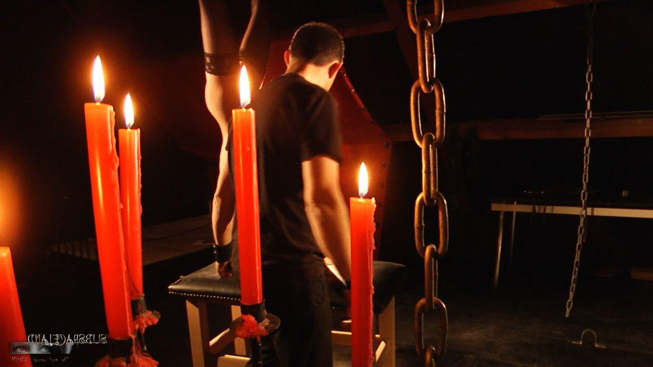 20P 27 yo brunette Chelsy Sun giving head to her BDSM handler under candle lights