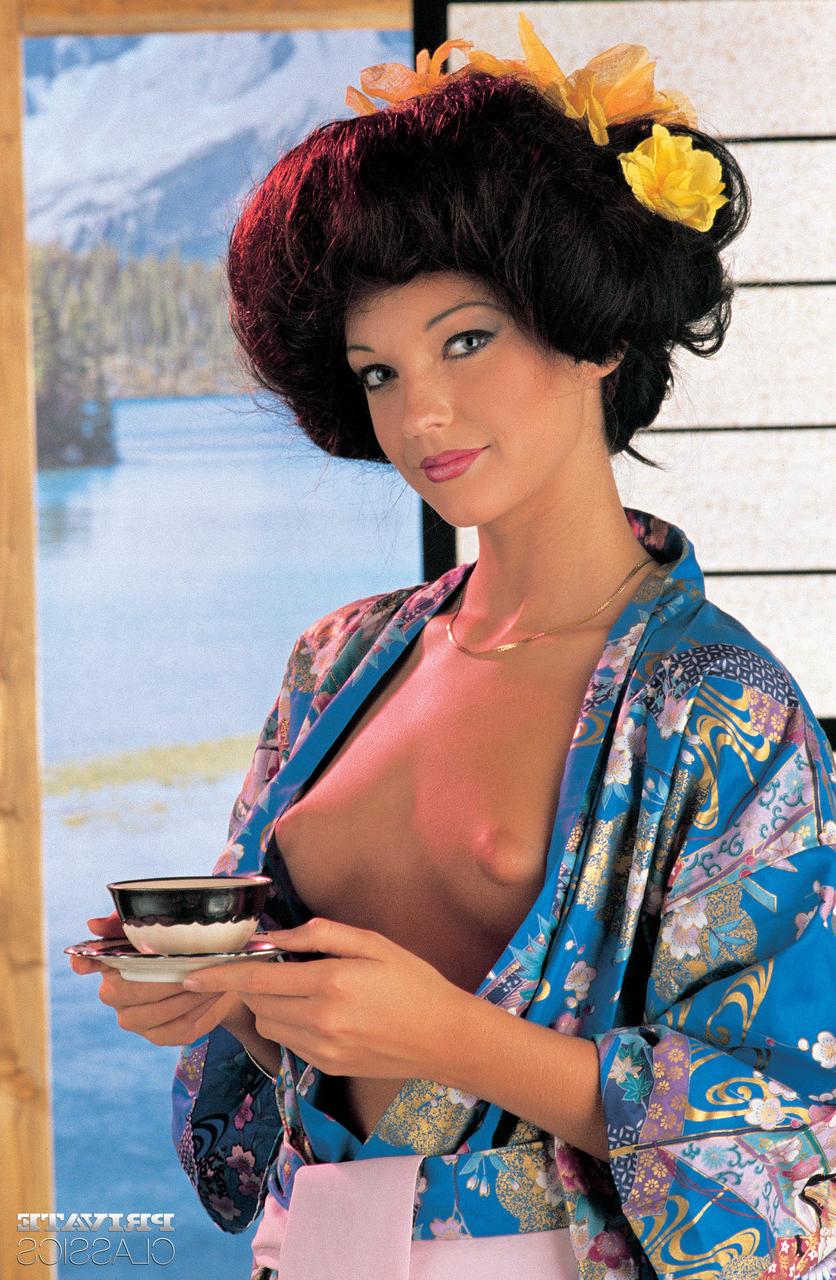 12P Female tea server goes ass to mouth after seducing a man during tea ceremony