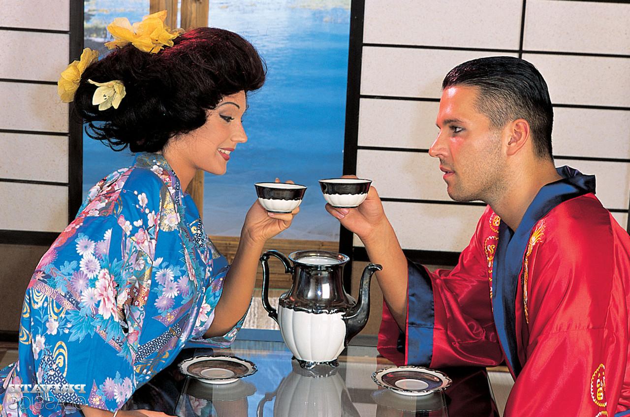 12P Female tea server goes ass to mouth after seducing a man during tea ceremony