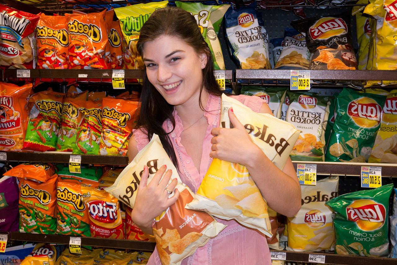 11P A gata amadora Alyson Gray fica safada em público em uma ida ao supermercado