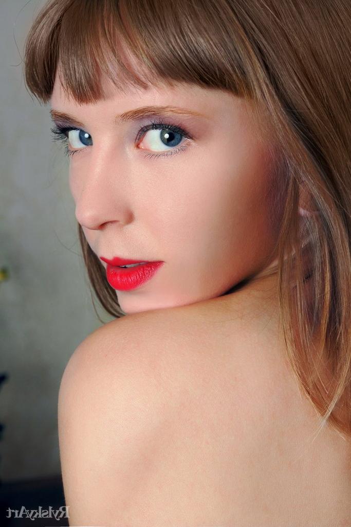 16P Young looking girl Dream sports red lips while getting undressed