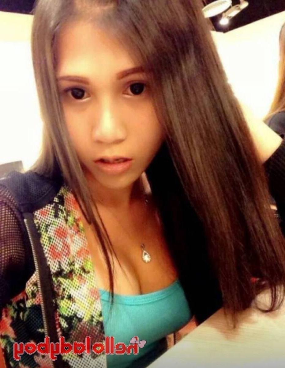 11P Jovem travesti asiática posando com suas roupas fofas em sua compilação