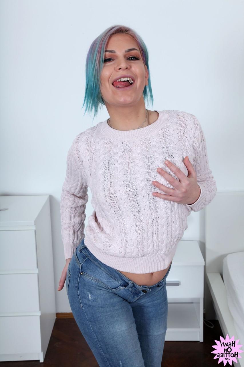 16P Young amateur with dyed hair Annie Wolf jumps into the air after getting naked