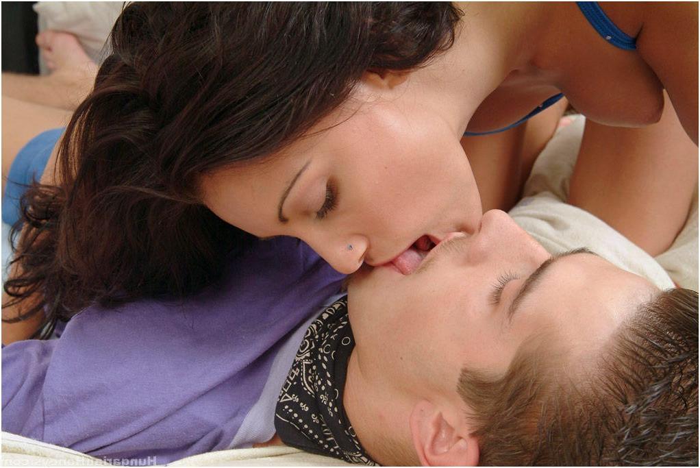 20P Brunette Czech Anetta Keys gets her twat toyed & licked before tasting cum