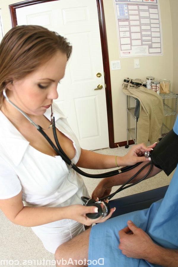 20P Horny nurse Kaylee Lovecox seduces a patient as she's taking his vitals
