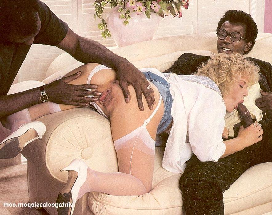 9P Blonde in stockings gets spit roasted in an IR vintage threesome