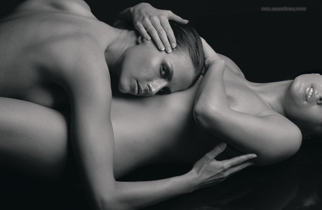 9P Lesbian models with big boobs Anita Bresser & Diana Juch pose and cuddle