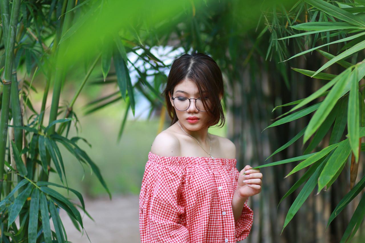 20P Pretty Asian girl with eyeglasses posing in her hot outfit in nature