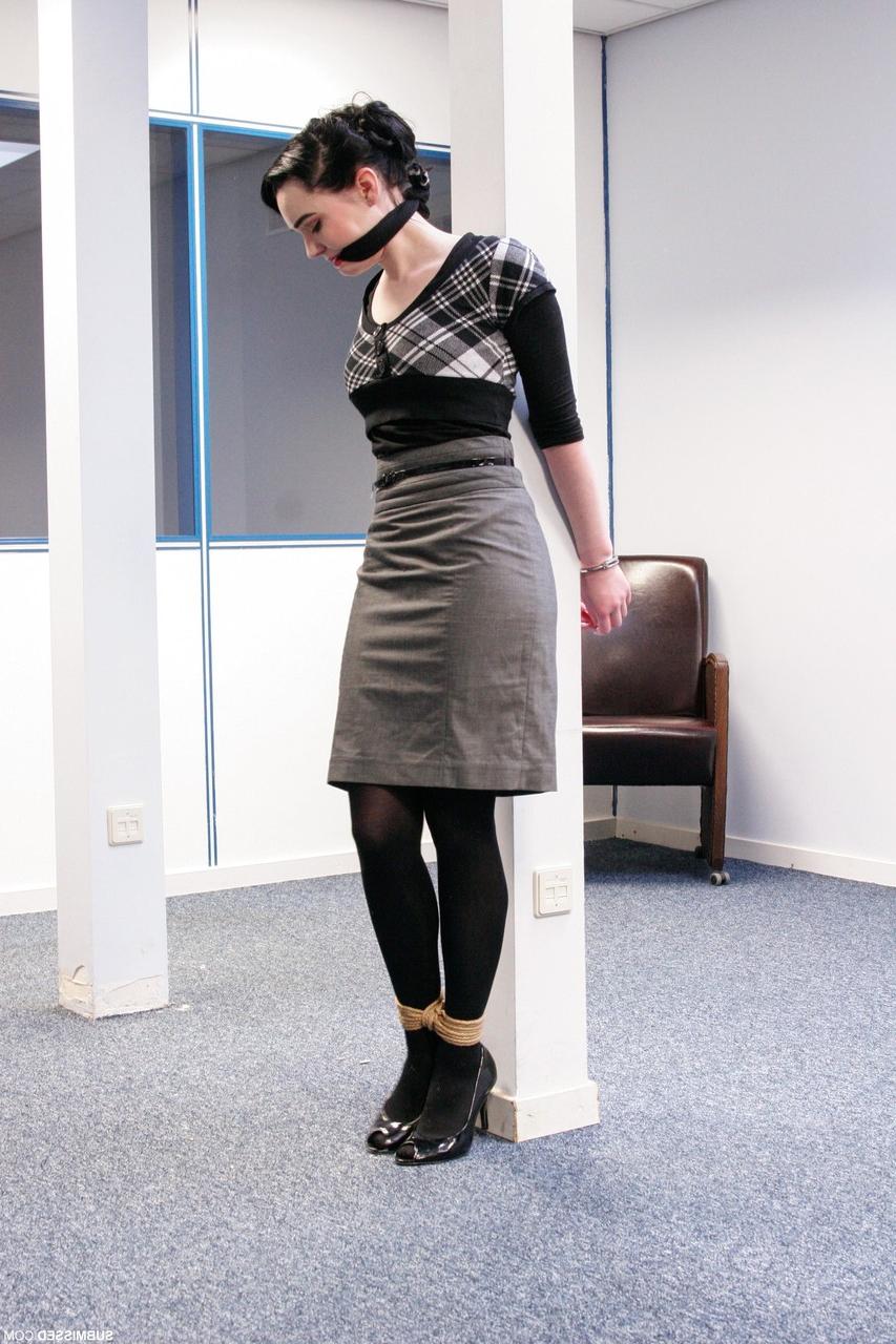17P Submissive short haired cutie Lilly being tied up at the office
