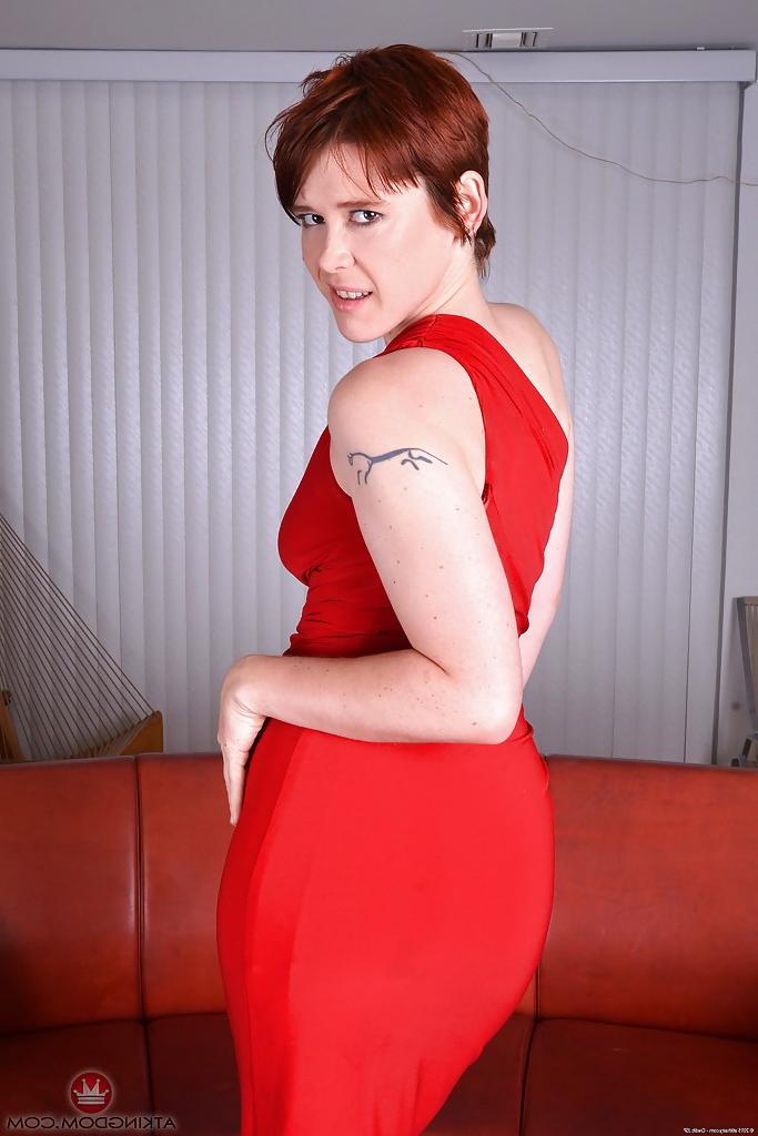 16P Redhead mommy Lily Cade exposing pierced and hairy twat for spreading