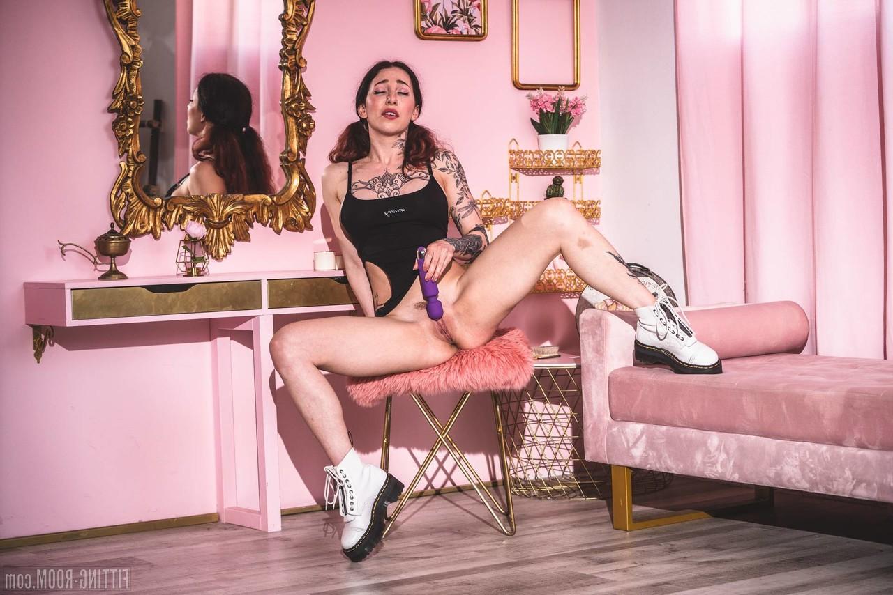 11P Fitting Room featuring Esluna Love Sex Photos
