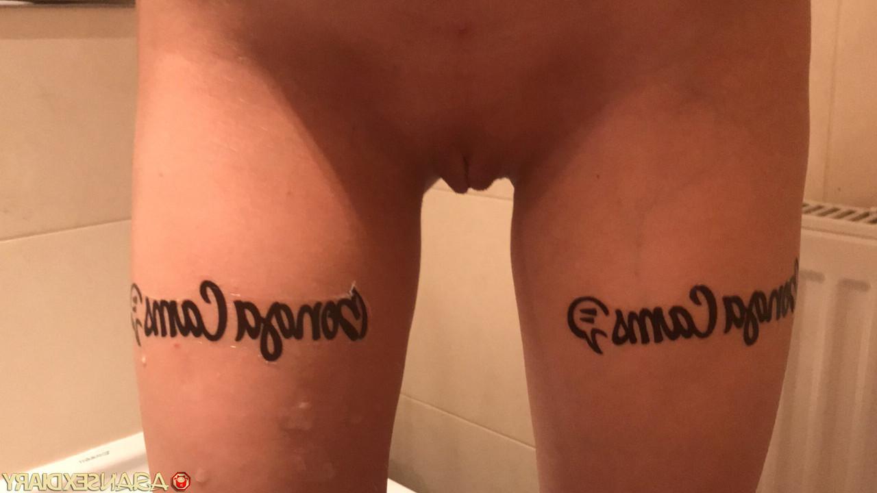 20P A luxuriosa Bongacam Girl amadora a ser fodida à canzana em frente ao espelho