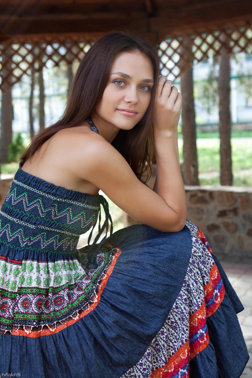 20P Beautiful brunette babe Zlatka exposes her tasty twat and poses in the park