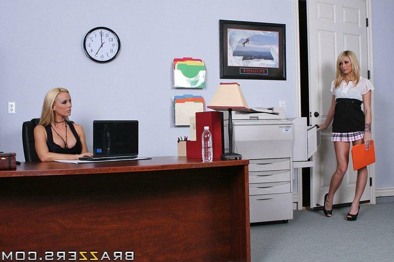15P Alluring office ladies have a passionate lesbian sex at the work place
