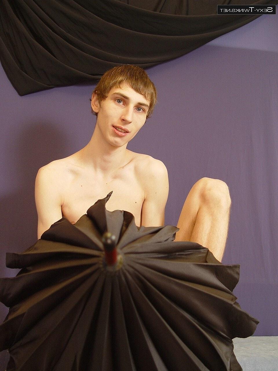20P Slender twink Abrys poses completely naked and touches his dick