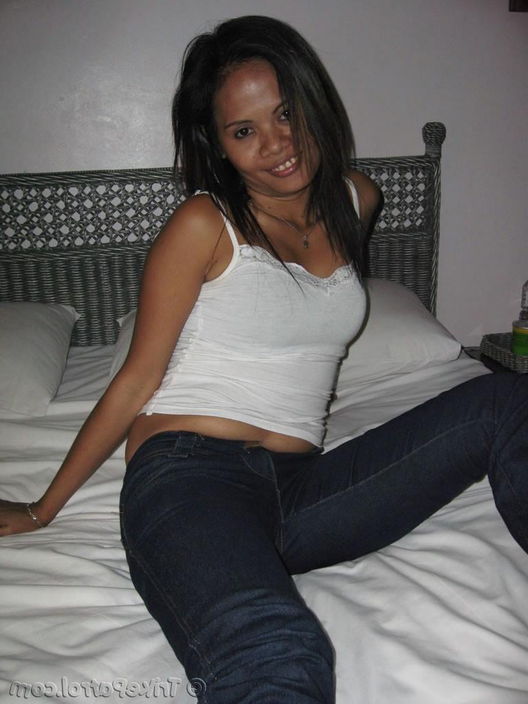 17P Asian with natural tits Maureen has a chance to show off pussy on camera