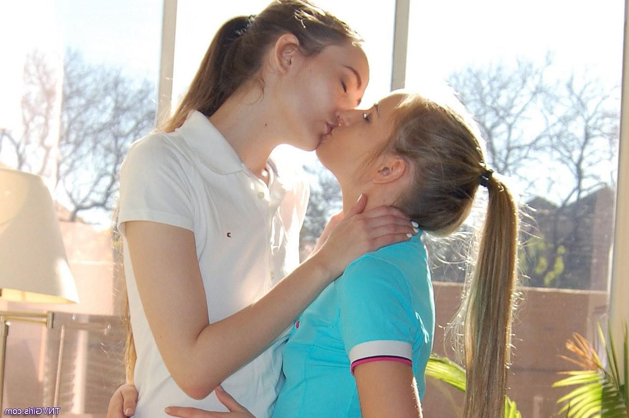 20P Amateur teens Sam and Scarlet engage in oily lesbian massage action