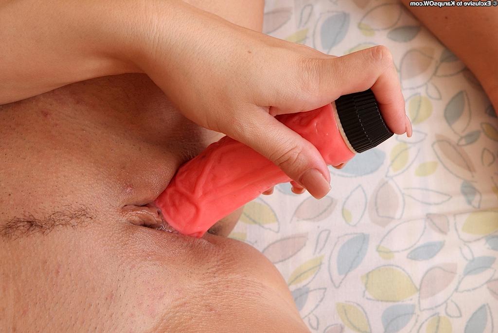 16P A loira bombástica Kelly Lenox brincando com seu brinquedo sexual favorito