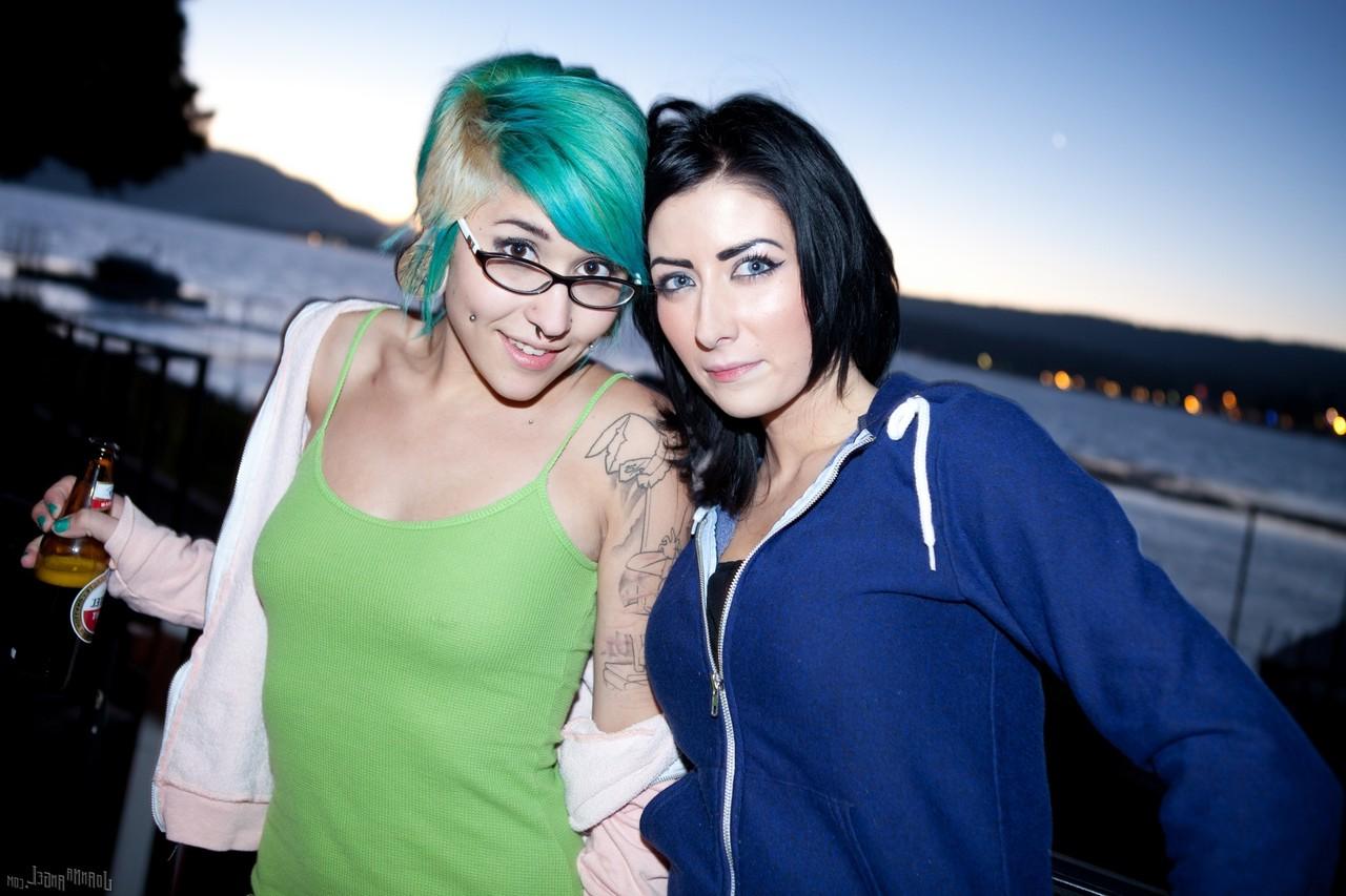 17P A garota fetiche divertida e amorosa Joanna Angel e suas amigas gostosas desfrutam de sexo em grupo na banheira de hidromassagem