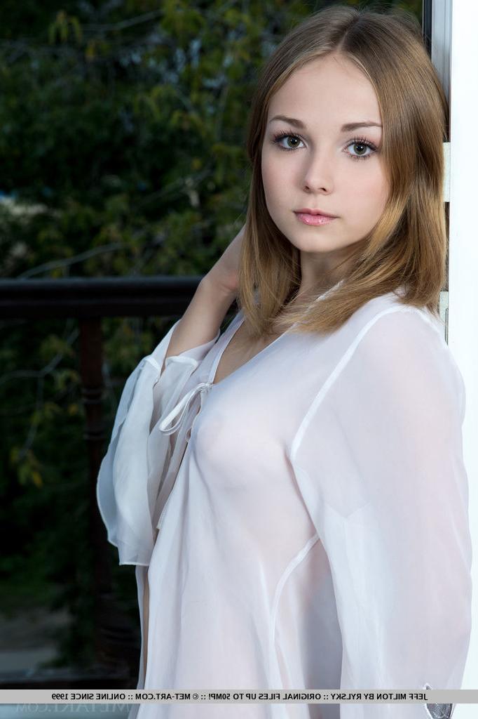 18P Petite brunette cutie simply enjoys stretching her juicy pink slit