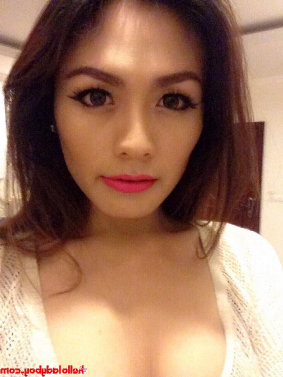 11P Hello Ladyboy 