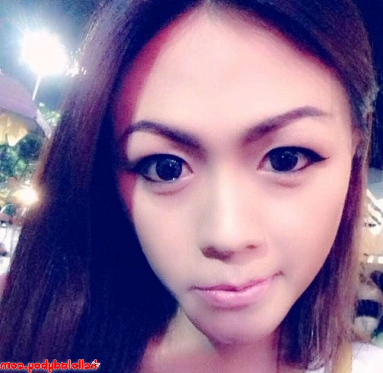 11P Hello Ladyboy 