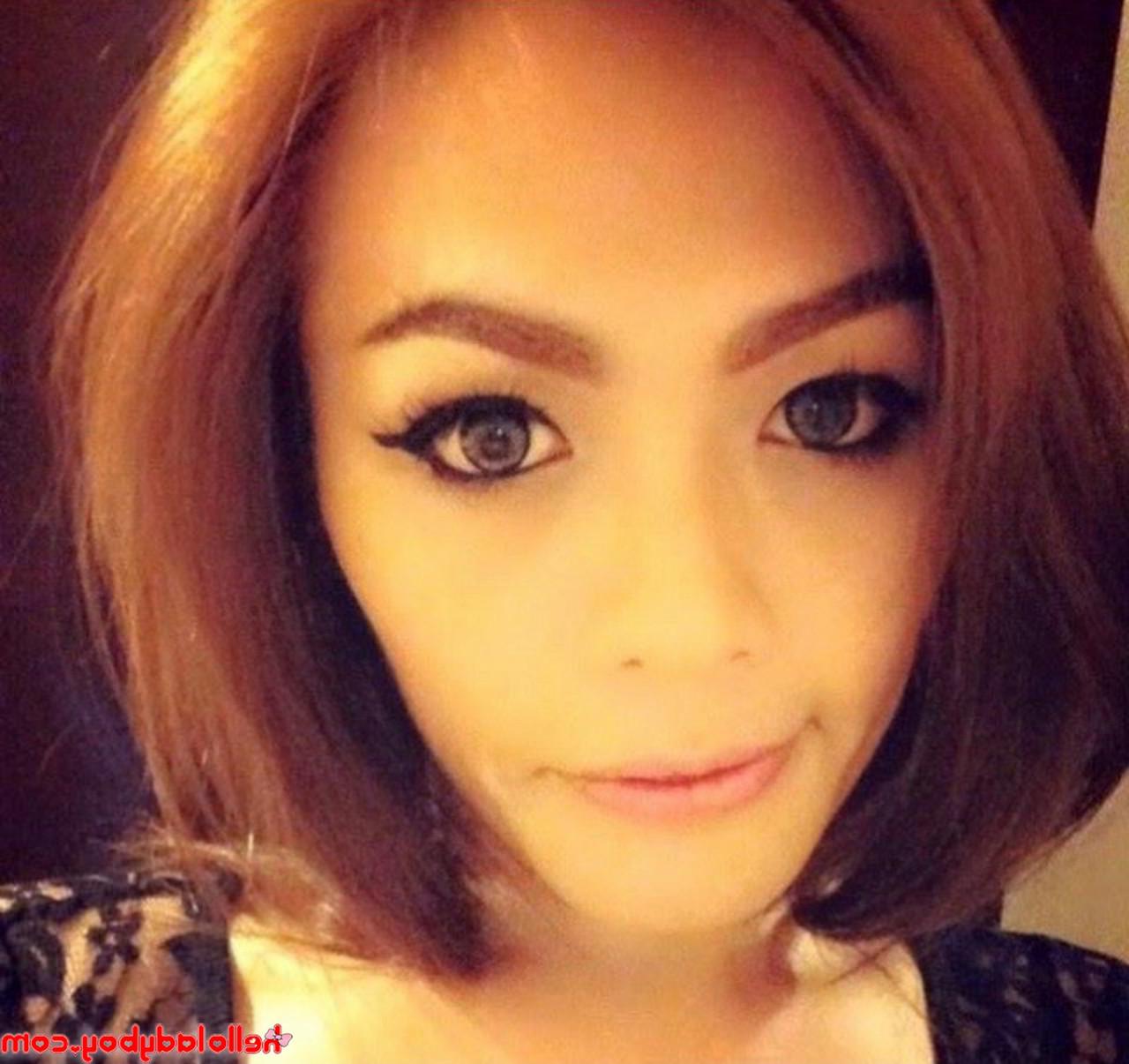 11P Hello Ladyboy 