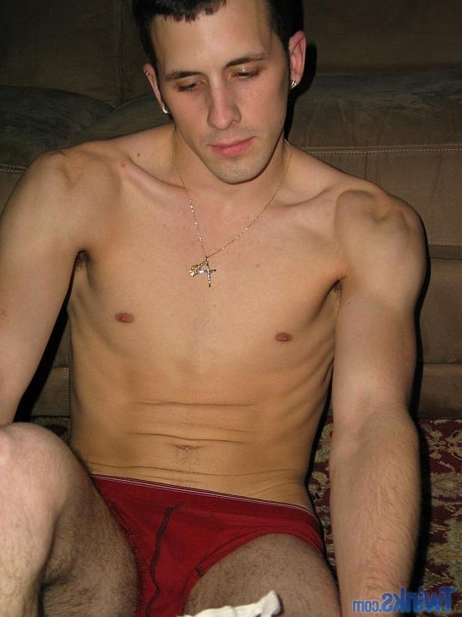 20P Skinny twink Nate L exposes his ass and jerks off his boner on the floor