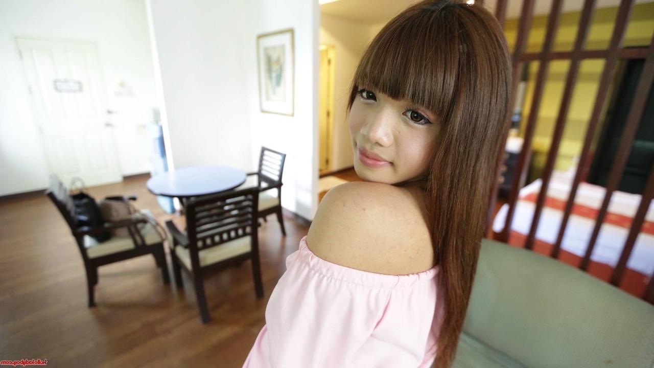 12P Hello Ladyboy featuring Sonae 裸の写真