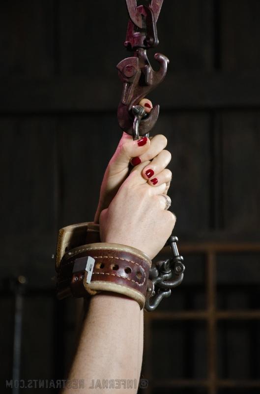16P Caucasian girl with red lips Siouxsie Q endures extreme bondage situation