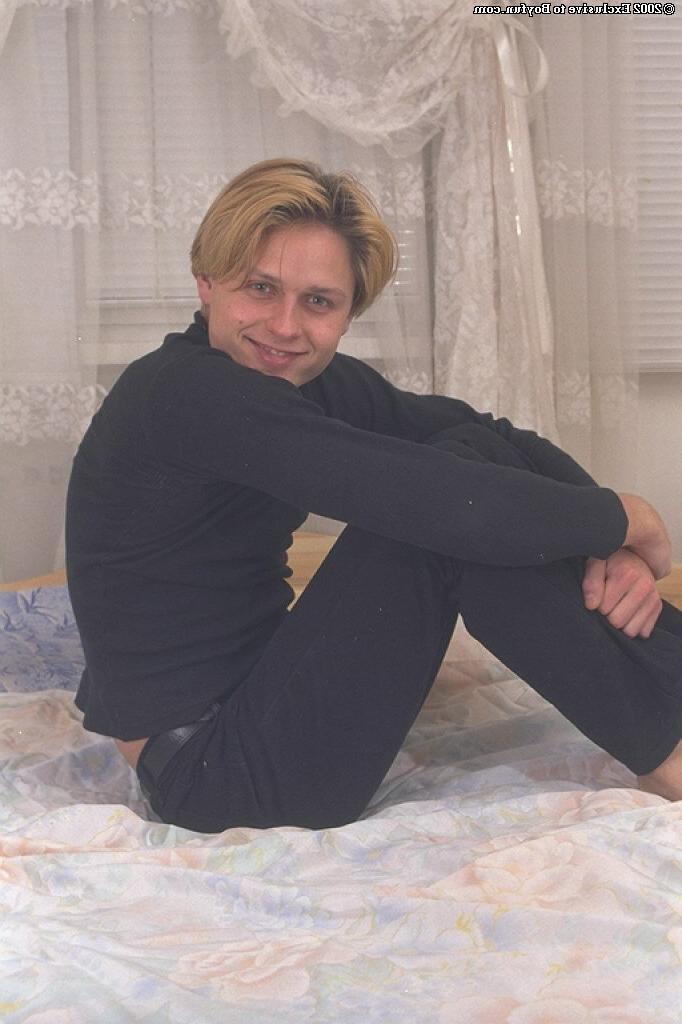 20P Menino divertido Petar