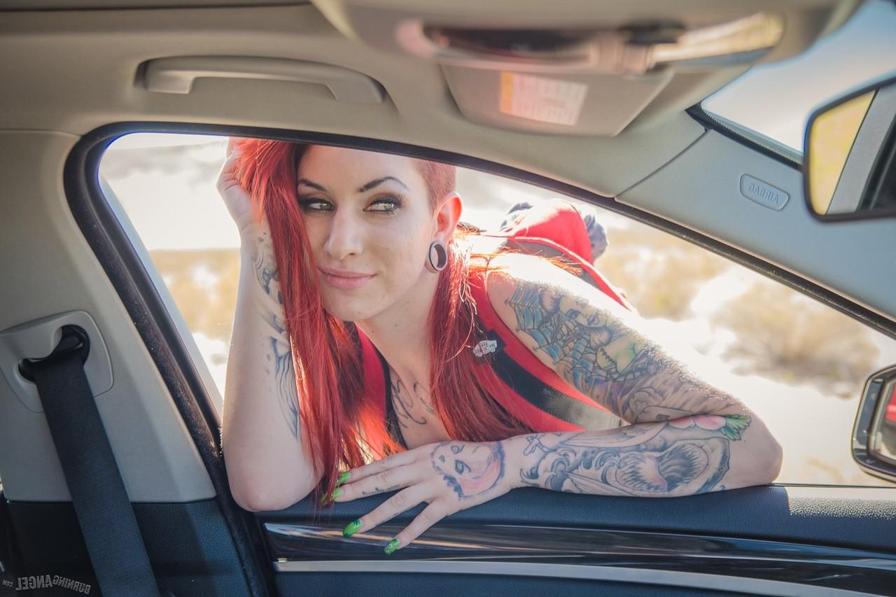 17P Red head hiker Sheena Rose fucks doggystyle in the desert for a ride