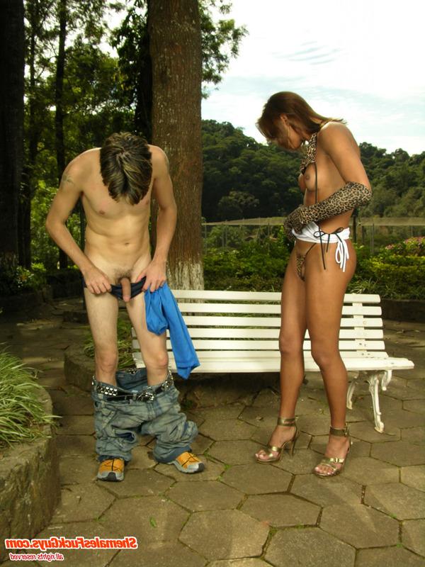 20P Travestis se follan a chicos fotos calientes