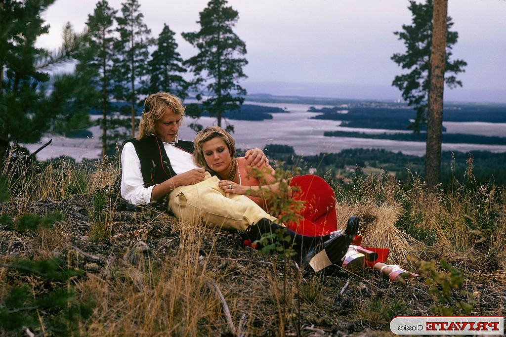 15P Pornstar couple from back in the 70s fuck in the underbrush up at the cabin