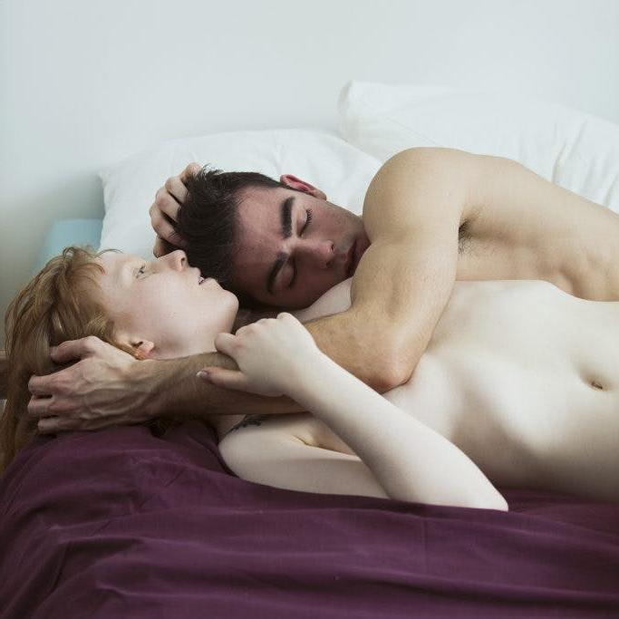 20P A amadora ruiva Bonni Belle faz amor com seu lindo namorado