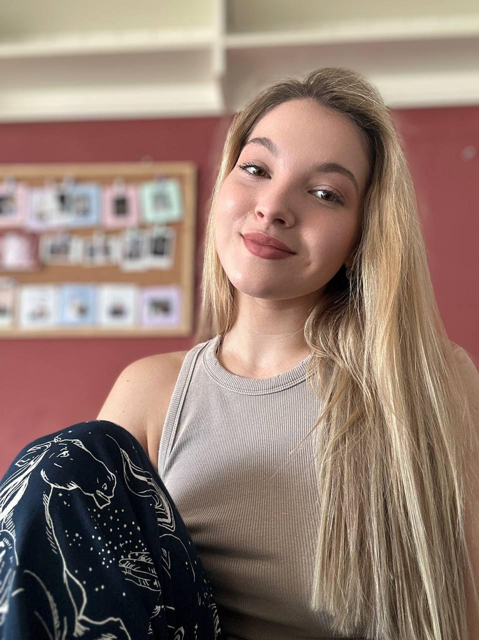 19P Pretty OnlyFans babe All About Diana posing in her hot outfits in a solo