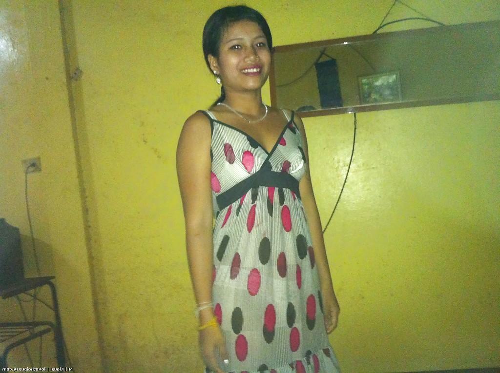 16P Asiática adolescente gostosa tirando a roupa e transando
