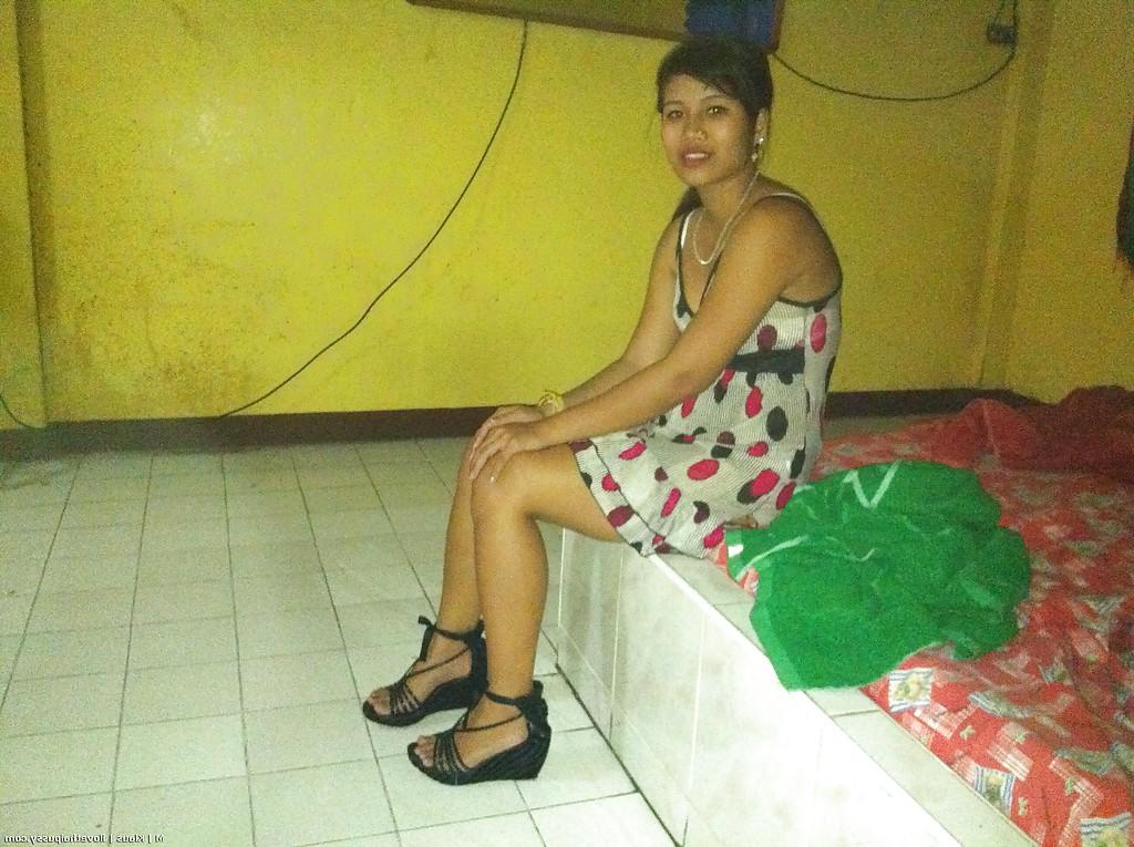 16P Asiática adolescente gostosa tirando a roupa e transando