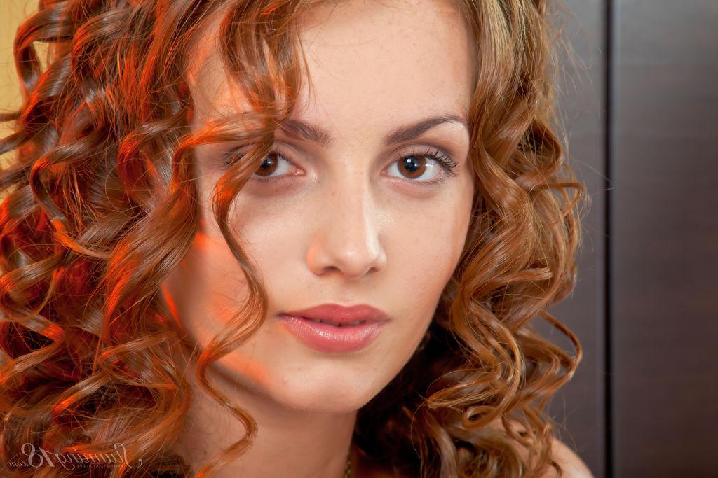 16P 18-year-old girl with wavy hair Darcie N removes her jeans to go bare naked