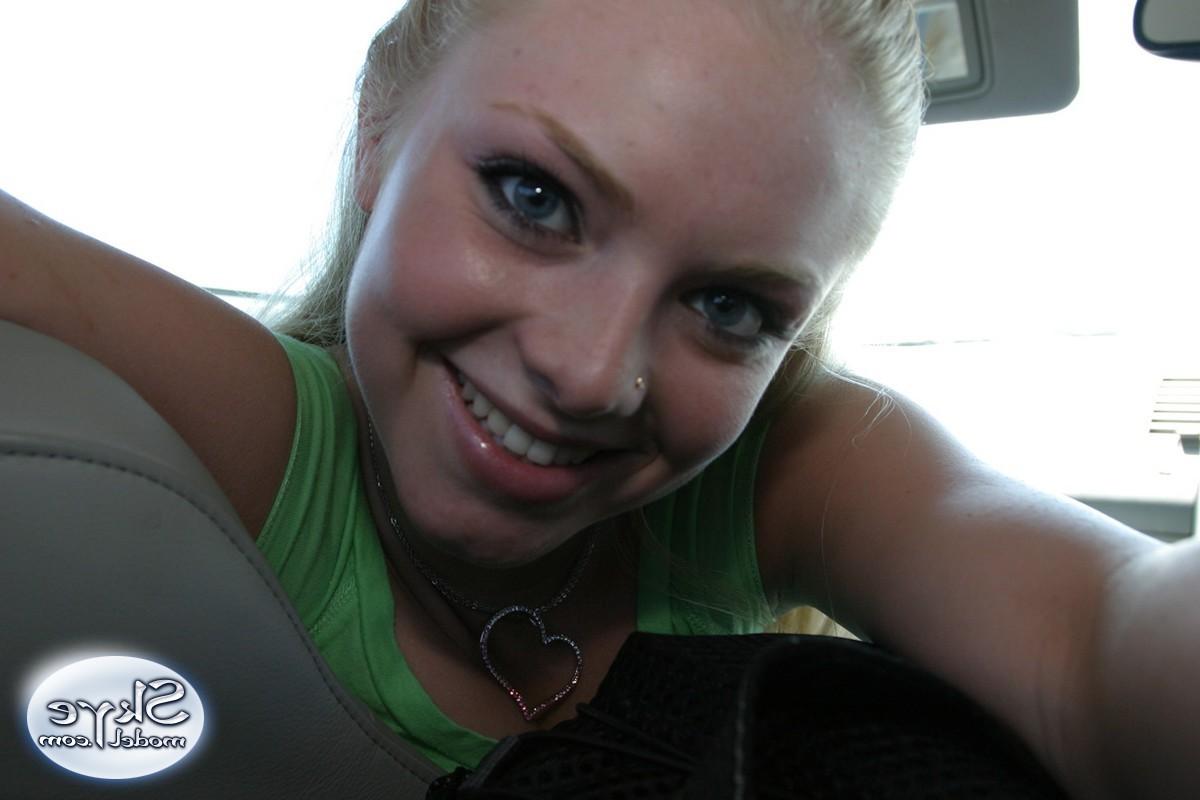 12P Sweet amateur Skye Model showing her slender little body off in tight jeans