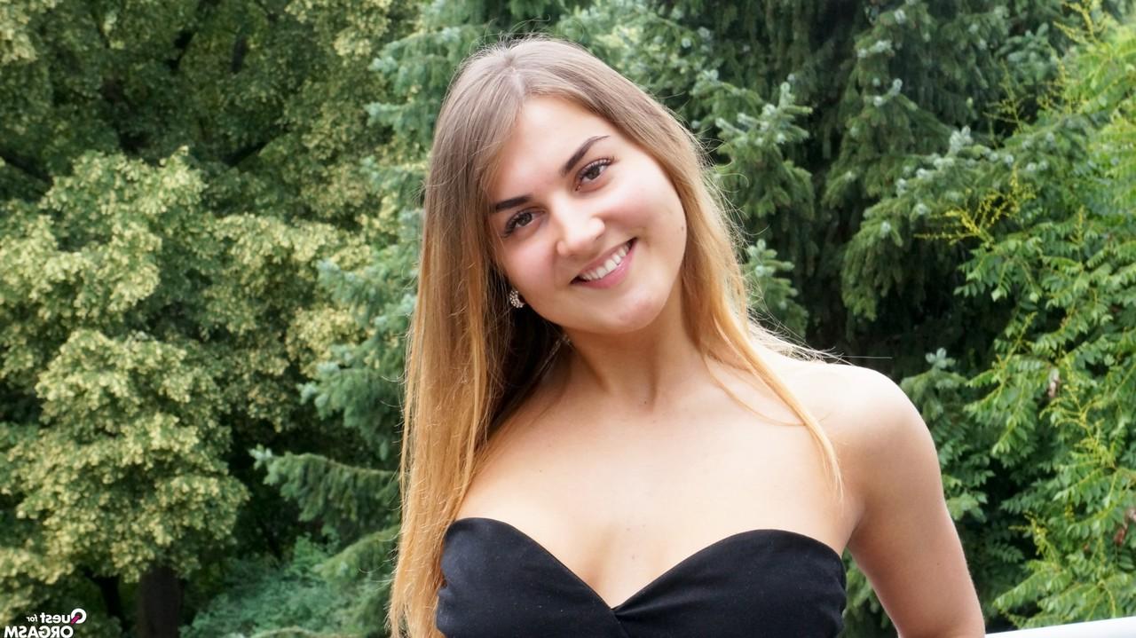 17P Horny young Allen Benz uses toys & vibrator to masturbate her tight pussy