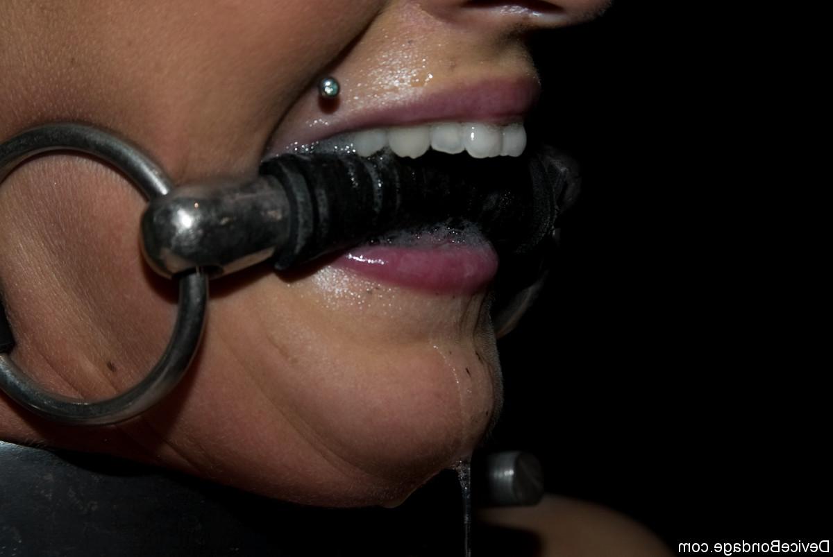 17P Dom uses vibrator to touch Sara Faye who is stuck in special bondage