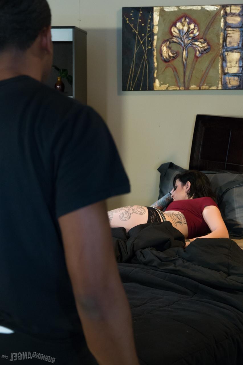 17P Petite fetiche adolescente Genocídio leva um pau monstro em doggystyle interracial