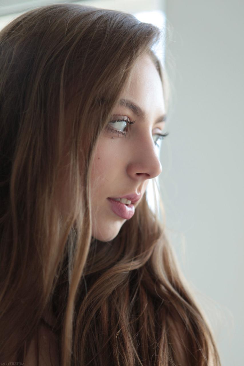 20P Brunette beauty Valery Leche slowly unveils her slim body in a solo