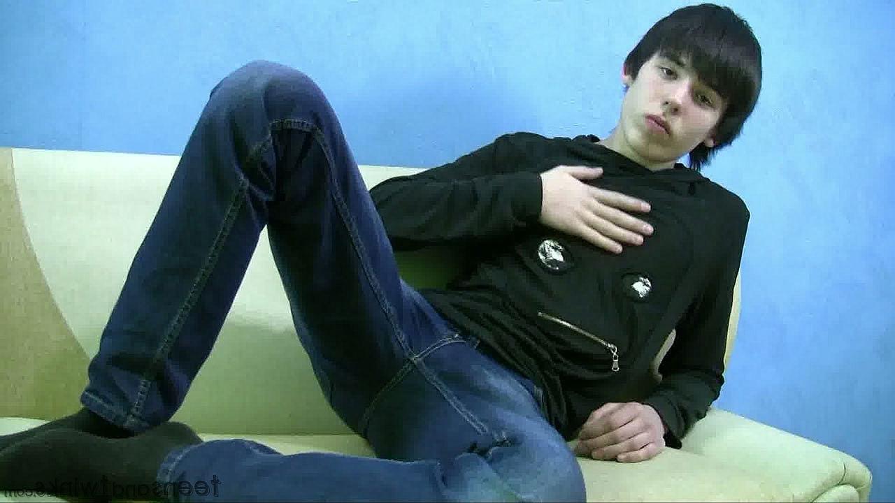 20P Naughty gay emo Leo shows off his pale body and jerks off his hard dick