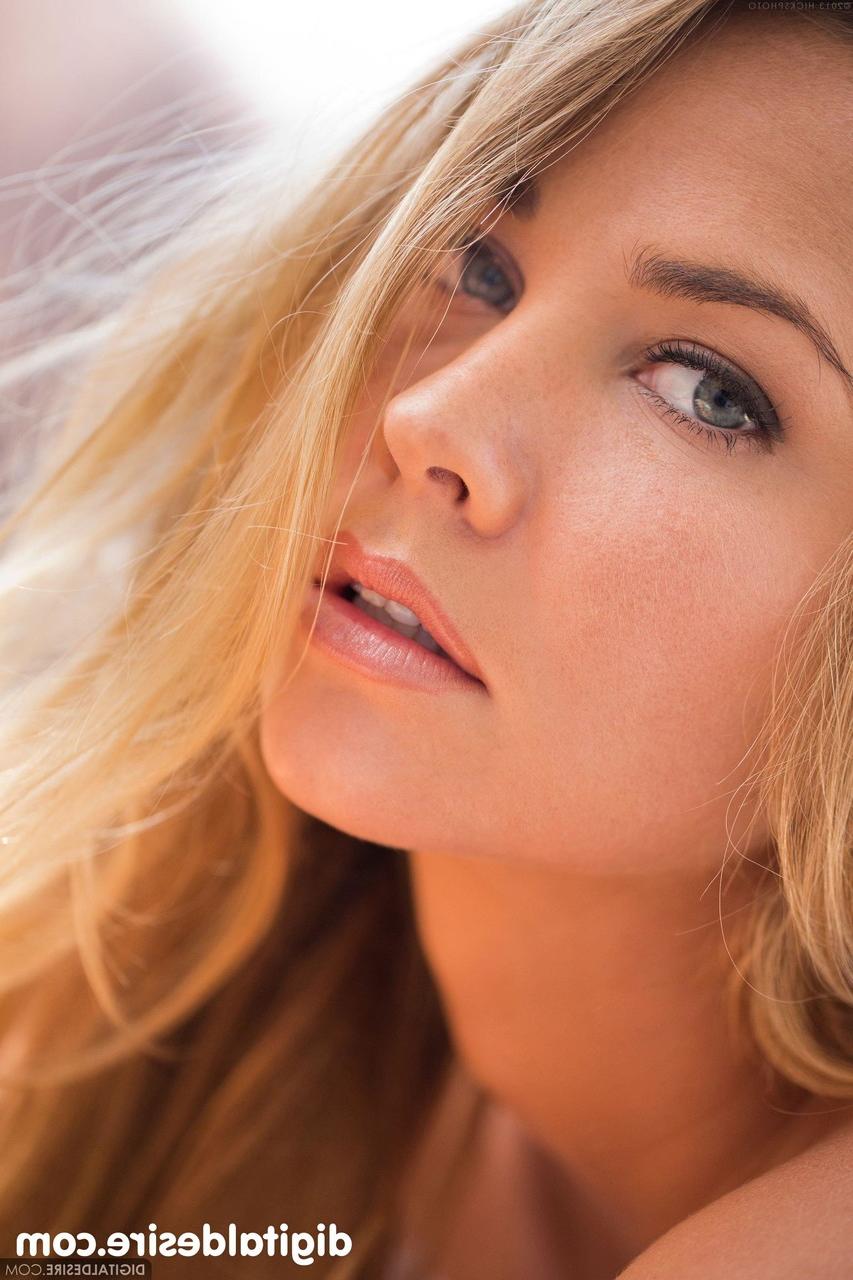 20P Digital Desire Courtney Dillon