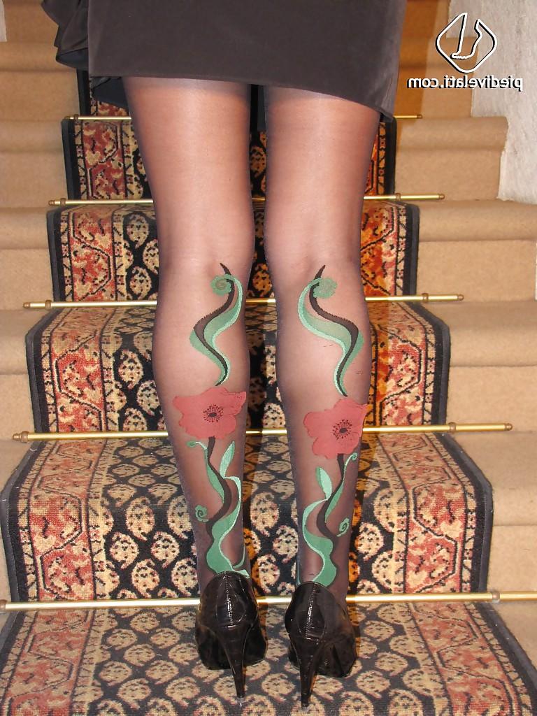 16P Stunning skinny babe Valentina loves to show her new pantyhose