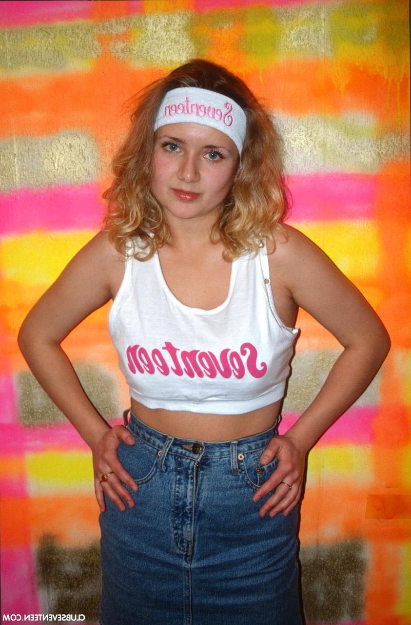17P Young looking blonde girl with big boobs sticks a sex toy up her trimmed bush