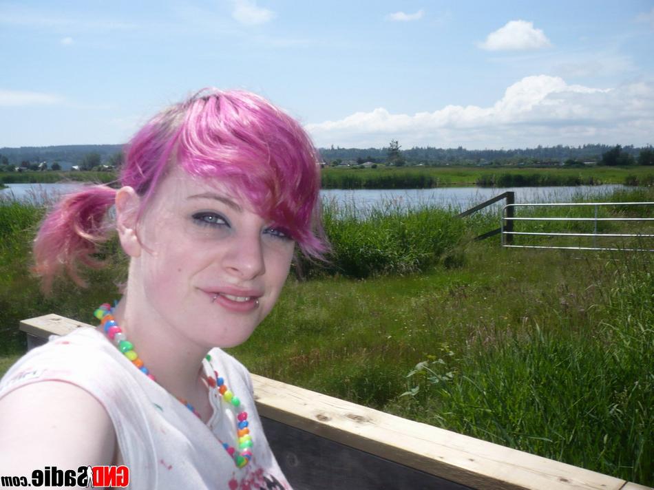 12P Young amateur with dyed hair exposes herself at a nature preserve